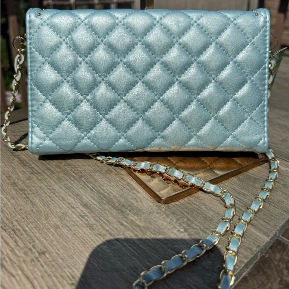 Badgley Mischka Pearl Blue Quilted Clutch with Chain Strap Crossbody Bag NEW - Picture 2 of 5